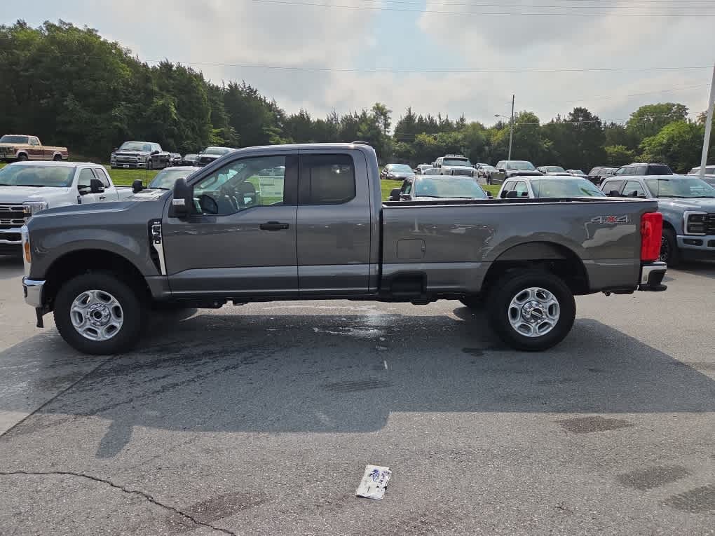 2026 Ford F-350 Super Duty XLT