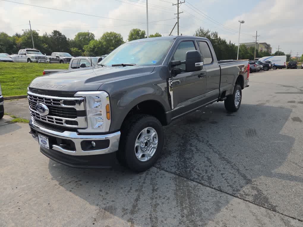2026 Ford F-350 Super Duty XLT