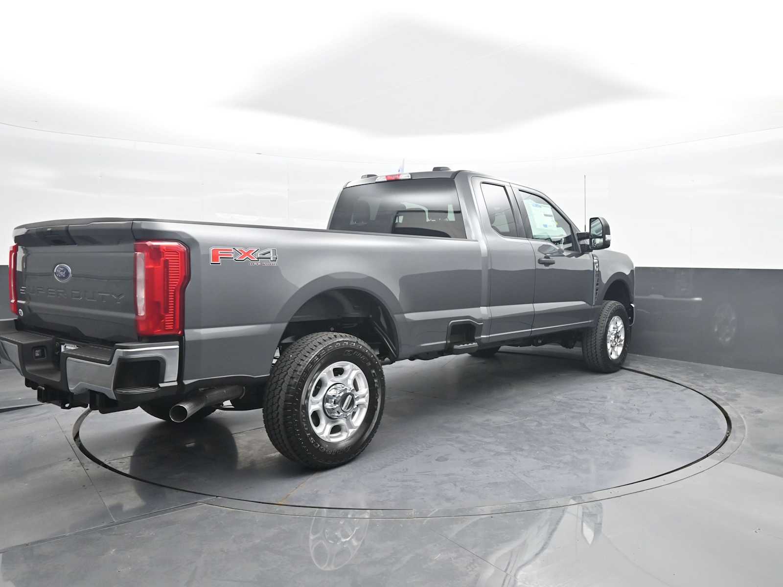 2026 Ford F-350 Super Duty XLT