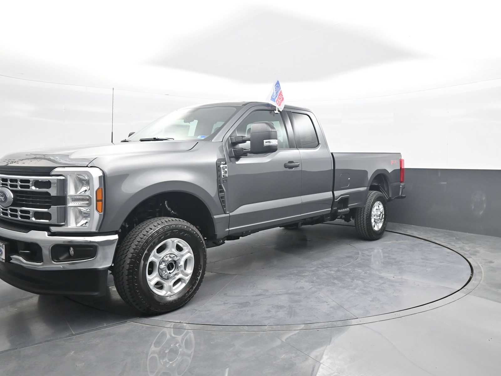 2026 Ford F-350 Super Duty XLT
