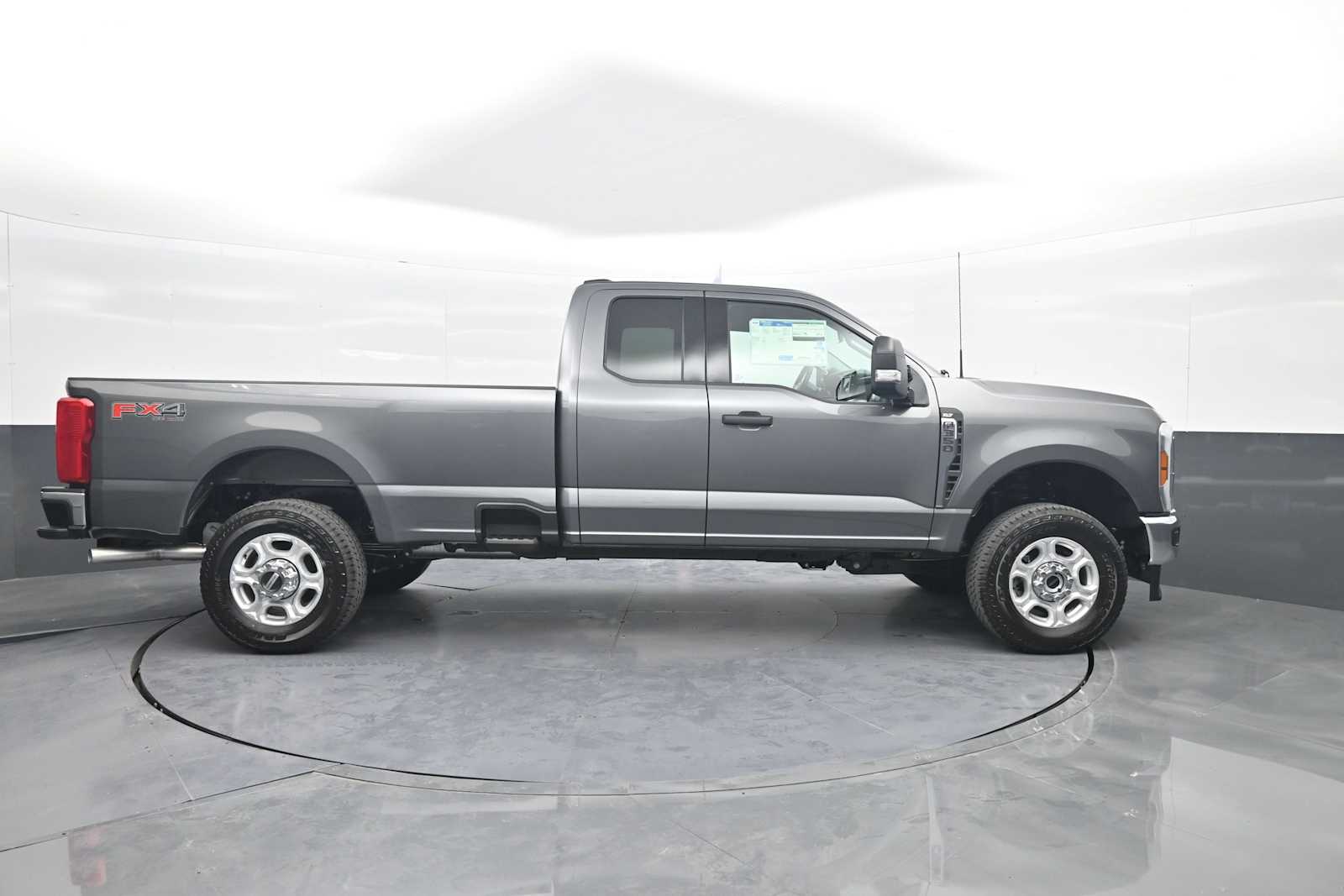 2026 Ford F-350 Super Duty XLT
