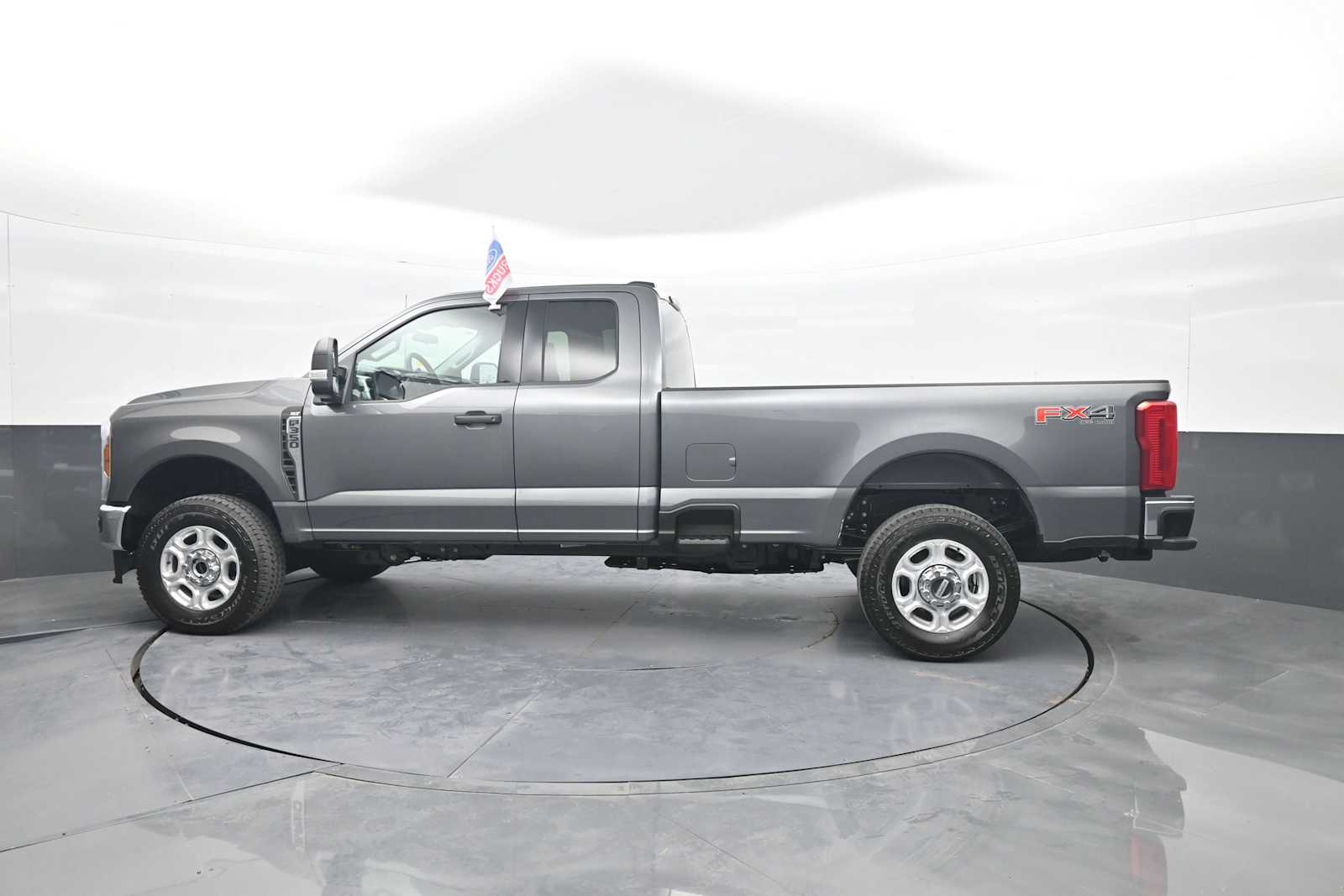 2026 Ford F-350 Super Duty XLT