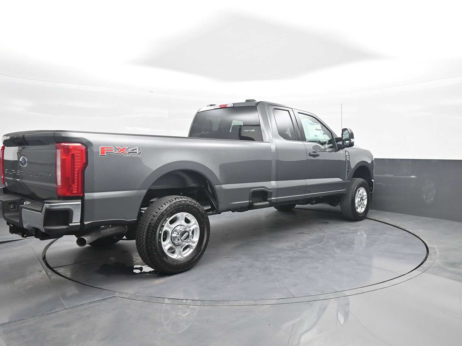 2026 Ford F-350 Super Duty XLT