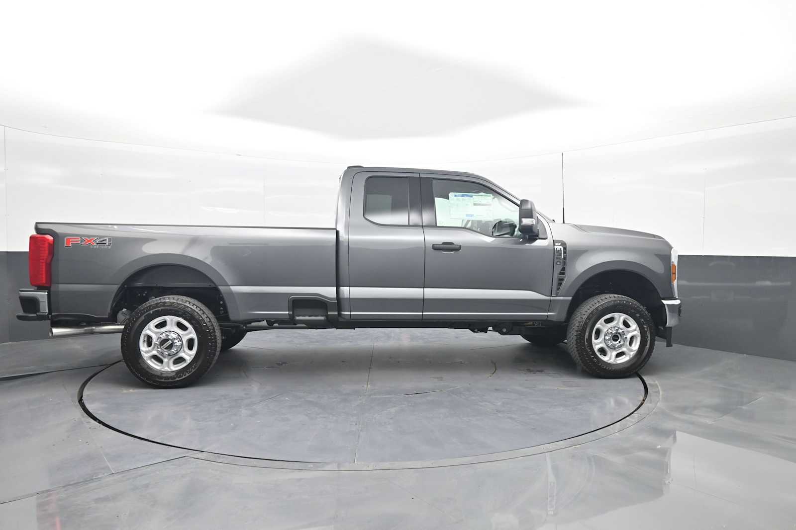 2026 Ford F-350 Super Duty XLT