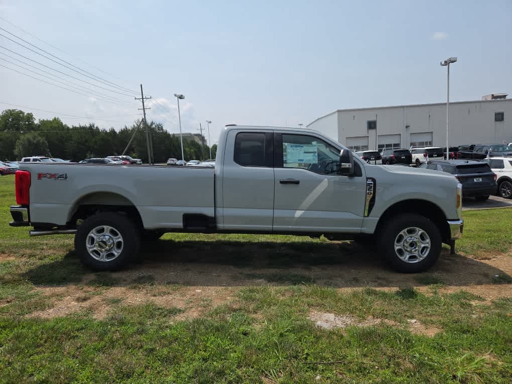 2026 Ford F-350 Super Duty XLT