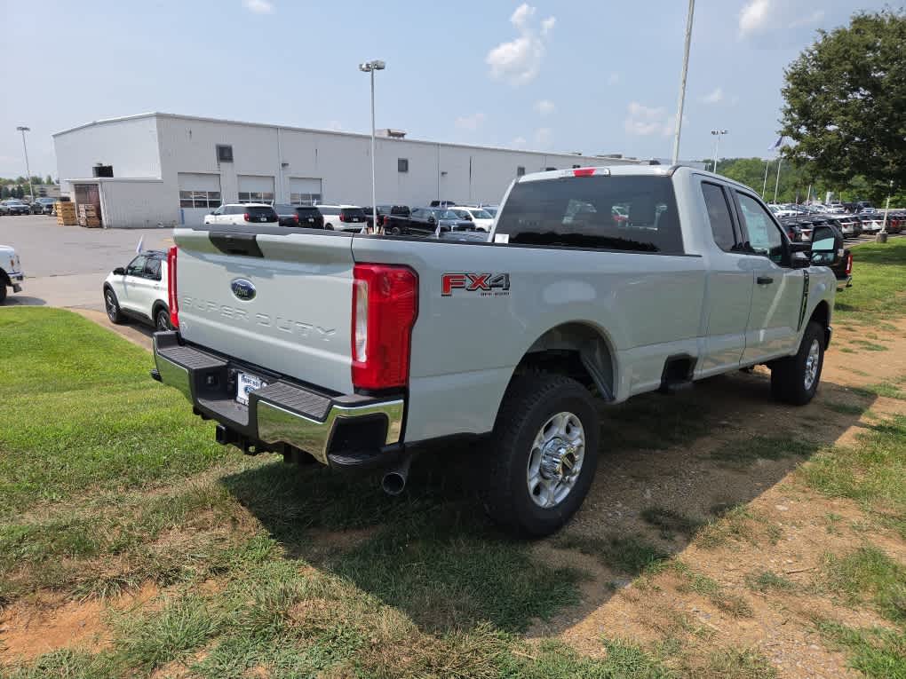 2026 Ford F-350 Super Duty XLT