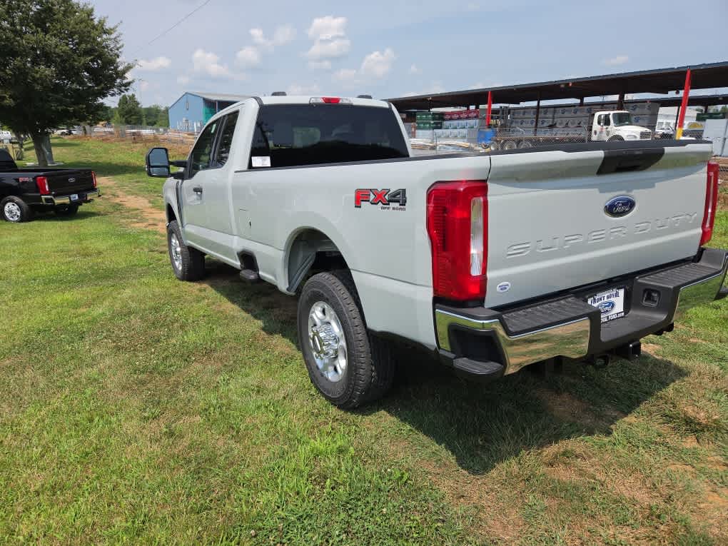 2026 Ford F-350 Super Duty XLT