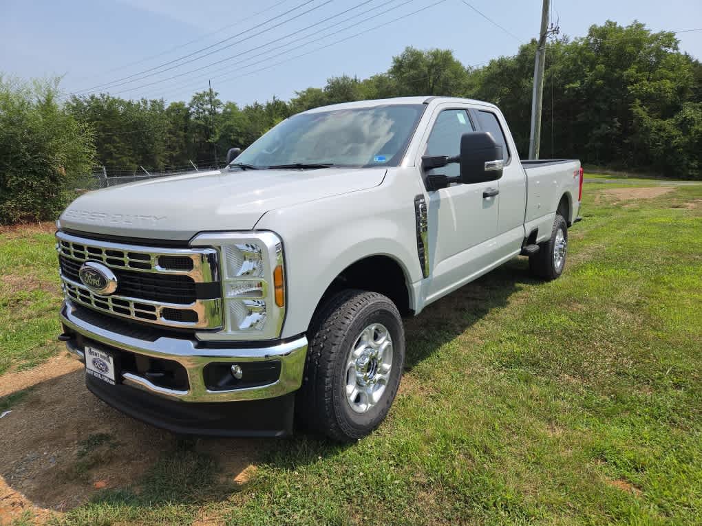 2026 Ford F-350 Super Duty XLT