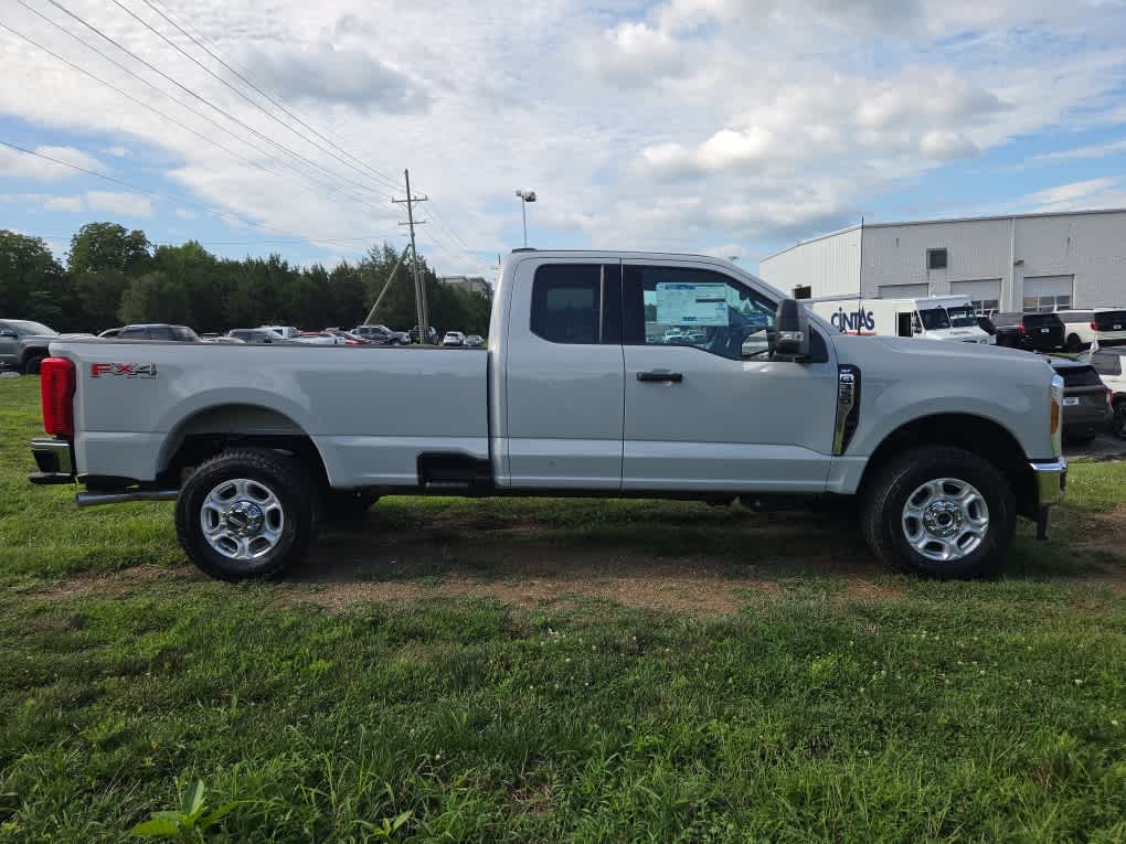 2026 Ford F-350 Super Duty XLT