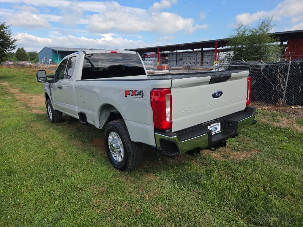 2026 Ford F-350 Super Duty XLT