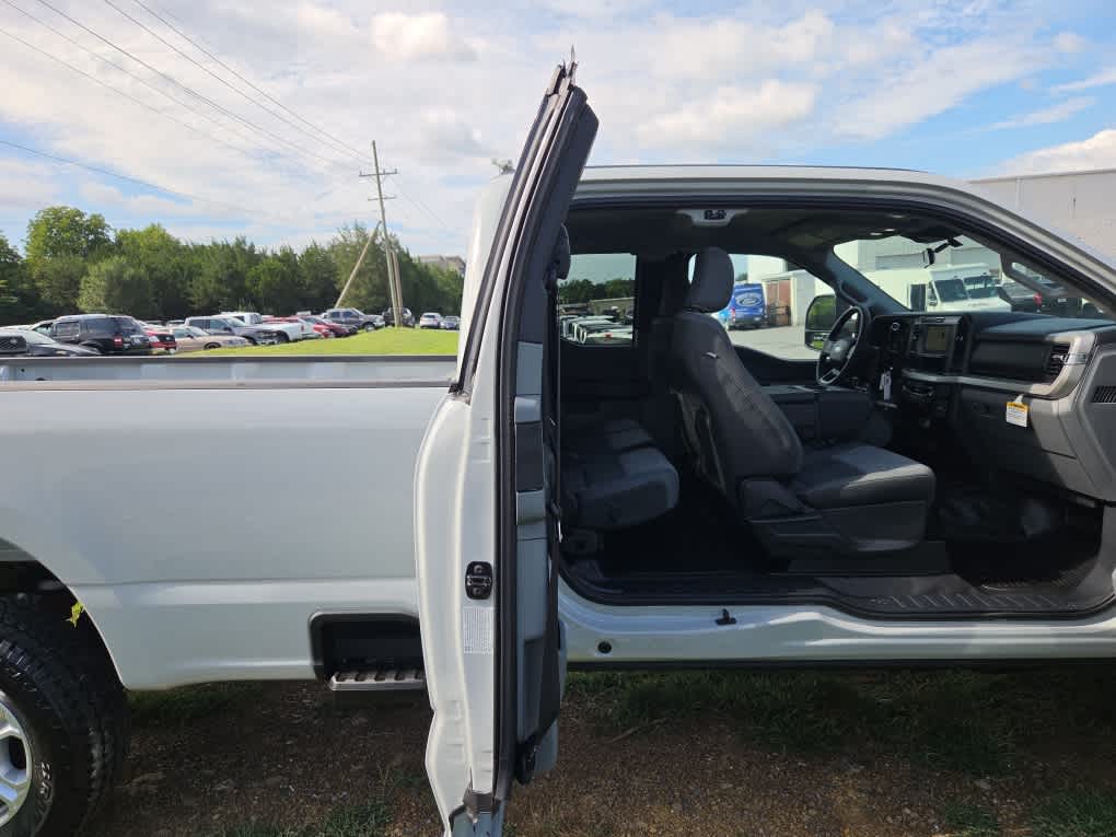 2026 Ford F-350 Super Duty XLT