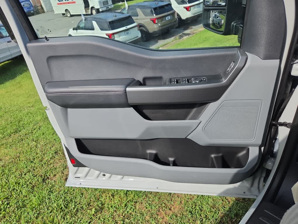 2026 Ford F-350 Super Duty XLT