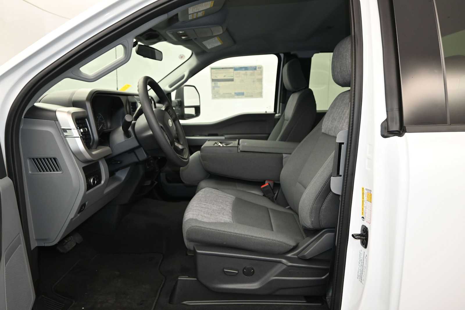 2026 Ford F-350 Super Duty XLT