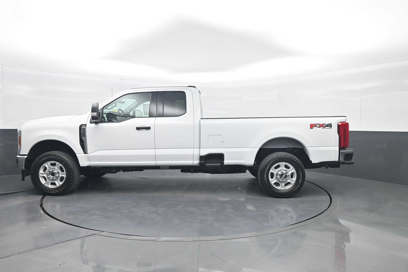 2026 Ford F-350 Super Duty XLT