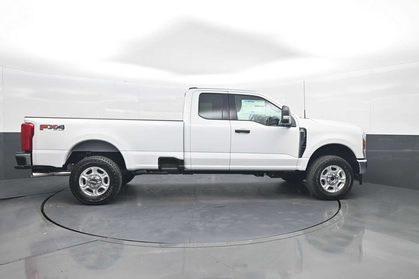2026 Ford F-350 Super Duty XLT