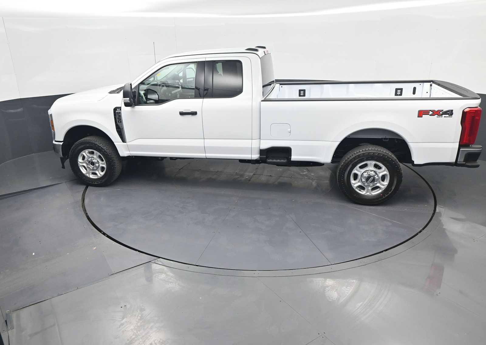 2026 Ford F-350 Super Duty XLT
