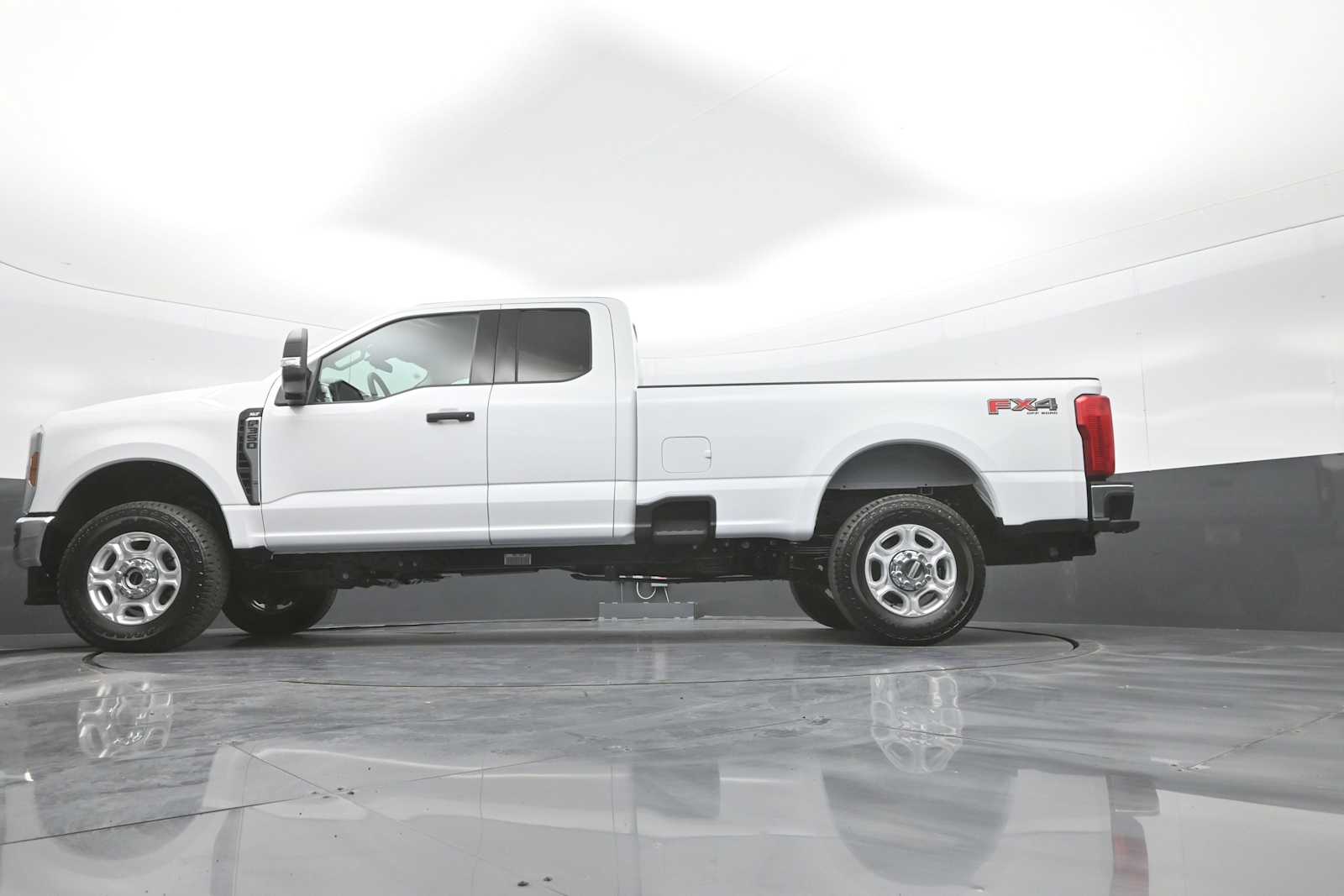 2026 Ford F-350 Super Duty XLT