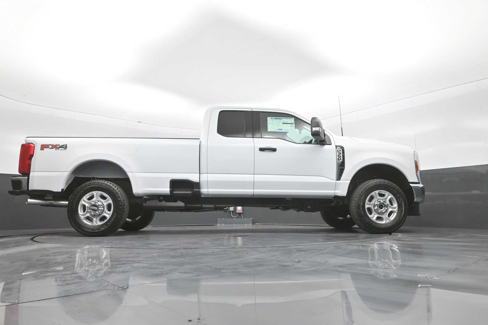 2026 Ford F-350 Super Duty XLT