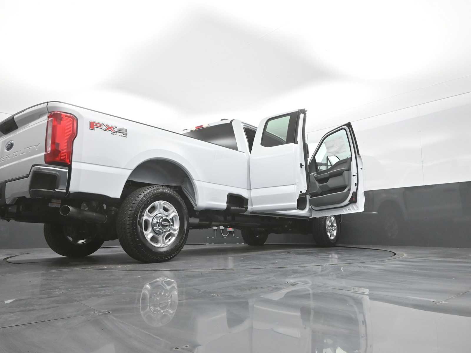 2026 Ford F-350 Super Duty XLT