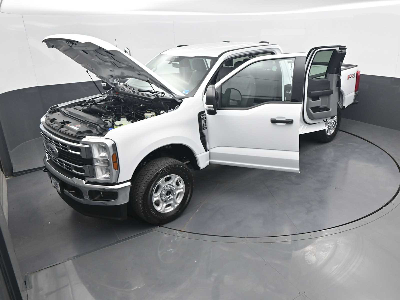 2026 Ford F-350 Super Duty XLT