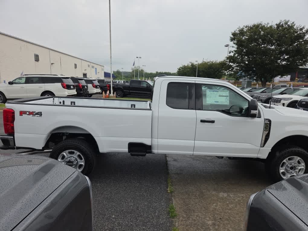 2026 Ford F-350 Super Duty XLT