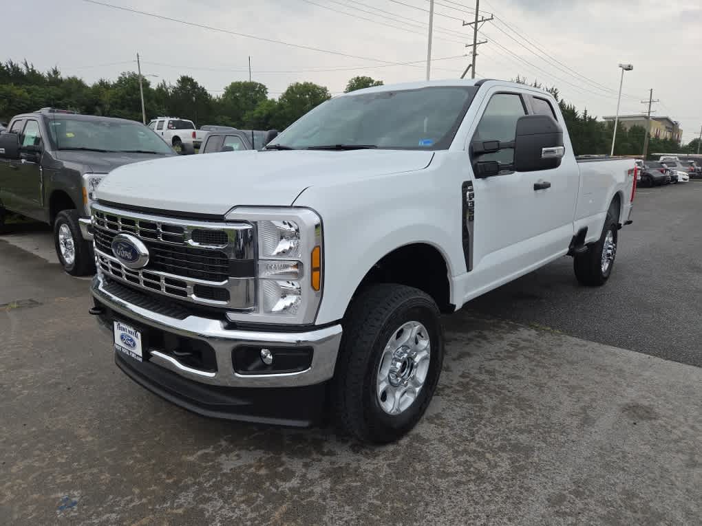 2026 Ford F-350 Super Duty XLT