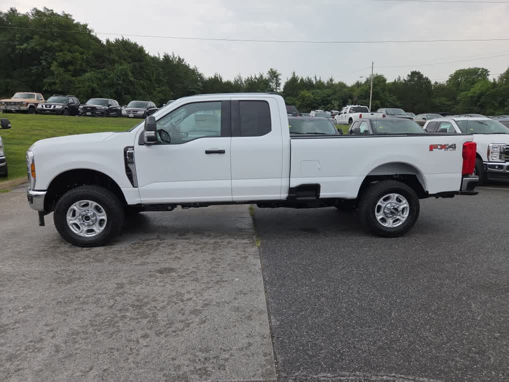 2026 Ford F-350 Super Duty XLT