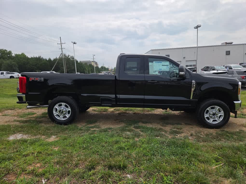 2026 Ford F-350 Super Duty XLT