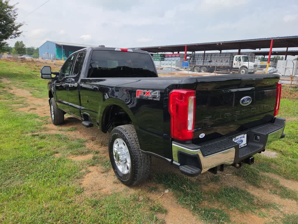 2026 Ford F-350 Super Duty XLT
