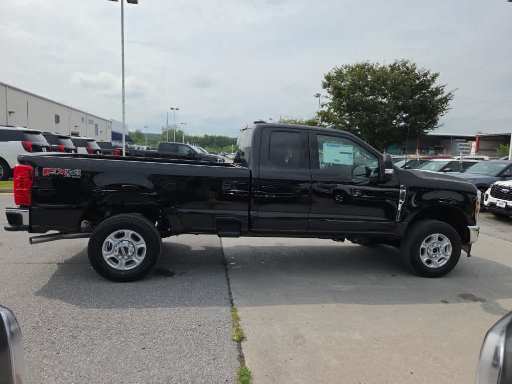 2026 Ford F-350 Super Duty XLT