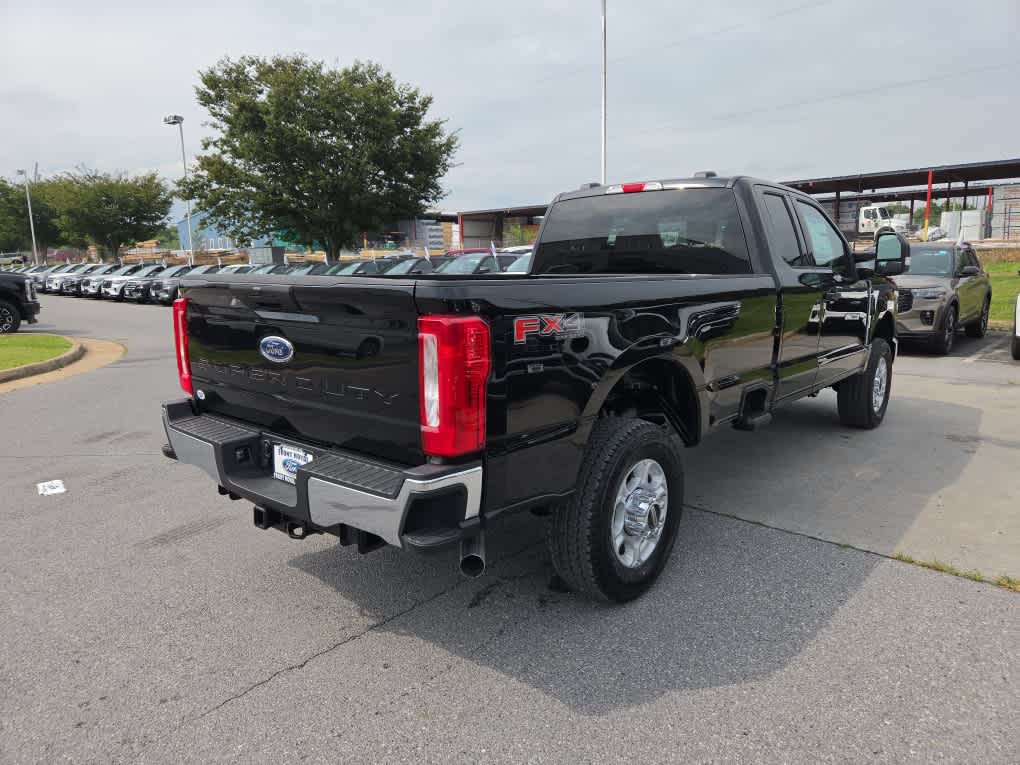 2026 Ford F-350 Super Duty XLT