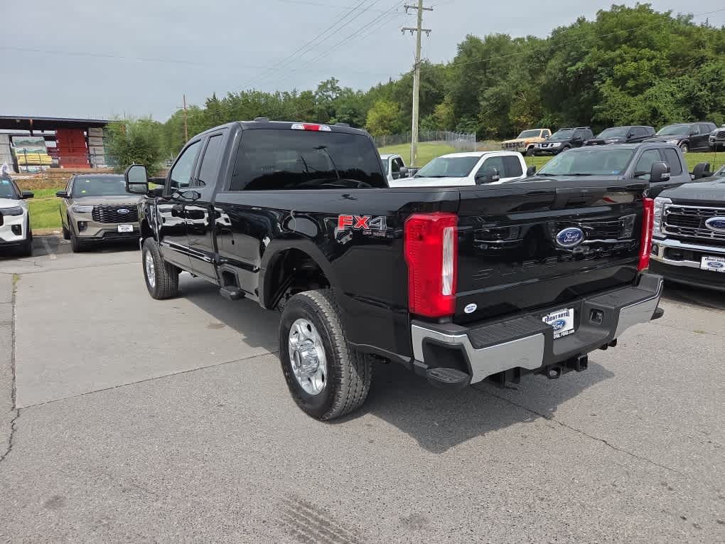 2026 Ford F-350 Super Duty XLT