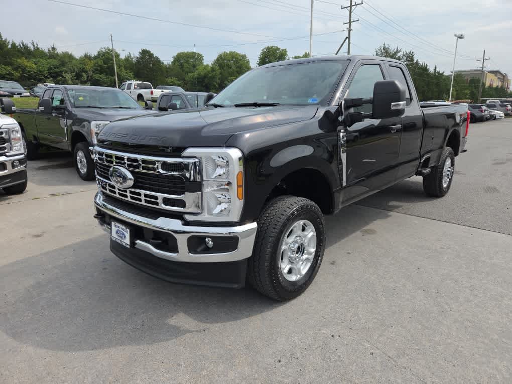 2026 Ford F-350 Super Duty XLT
