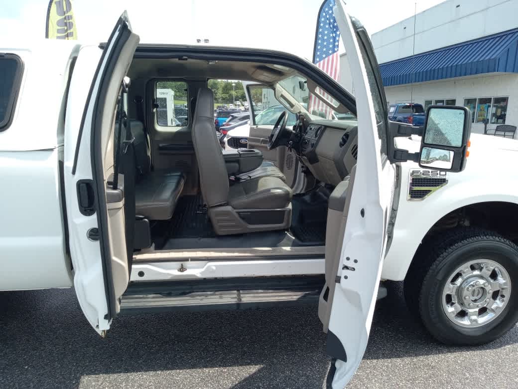 2009 Ford Super Duty F-250 SRW XL