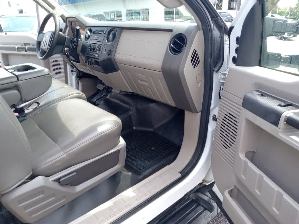2009 Ford Super Duty F-250 SRW XL