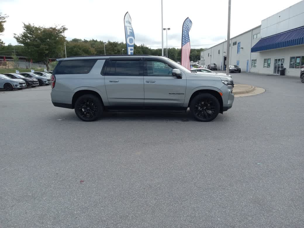2024 Chevrolet Suburban RST