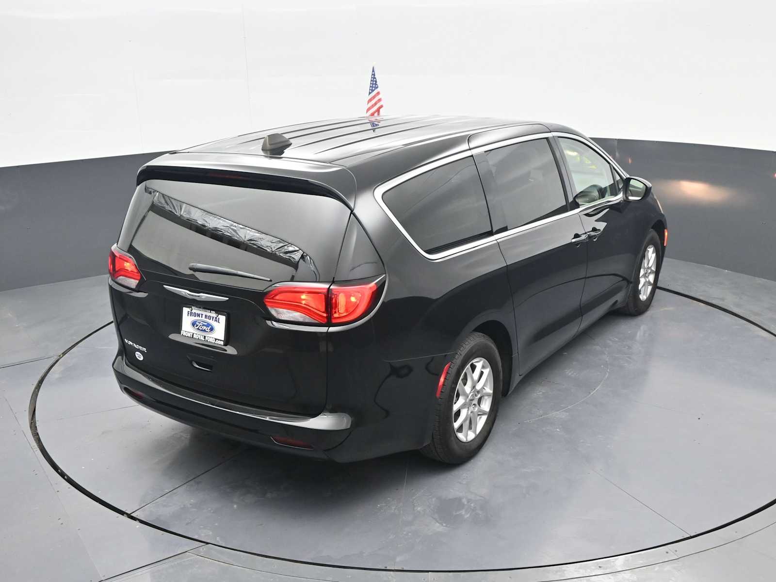 2024 Chrysler Voyager LX