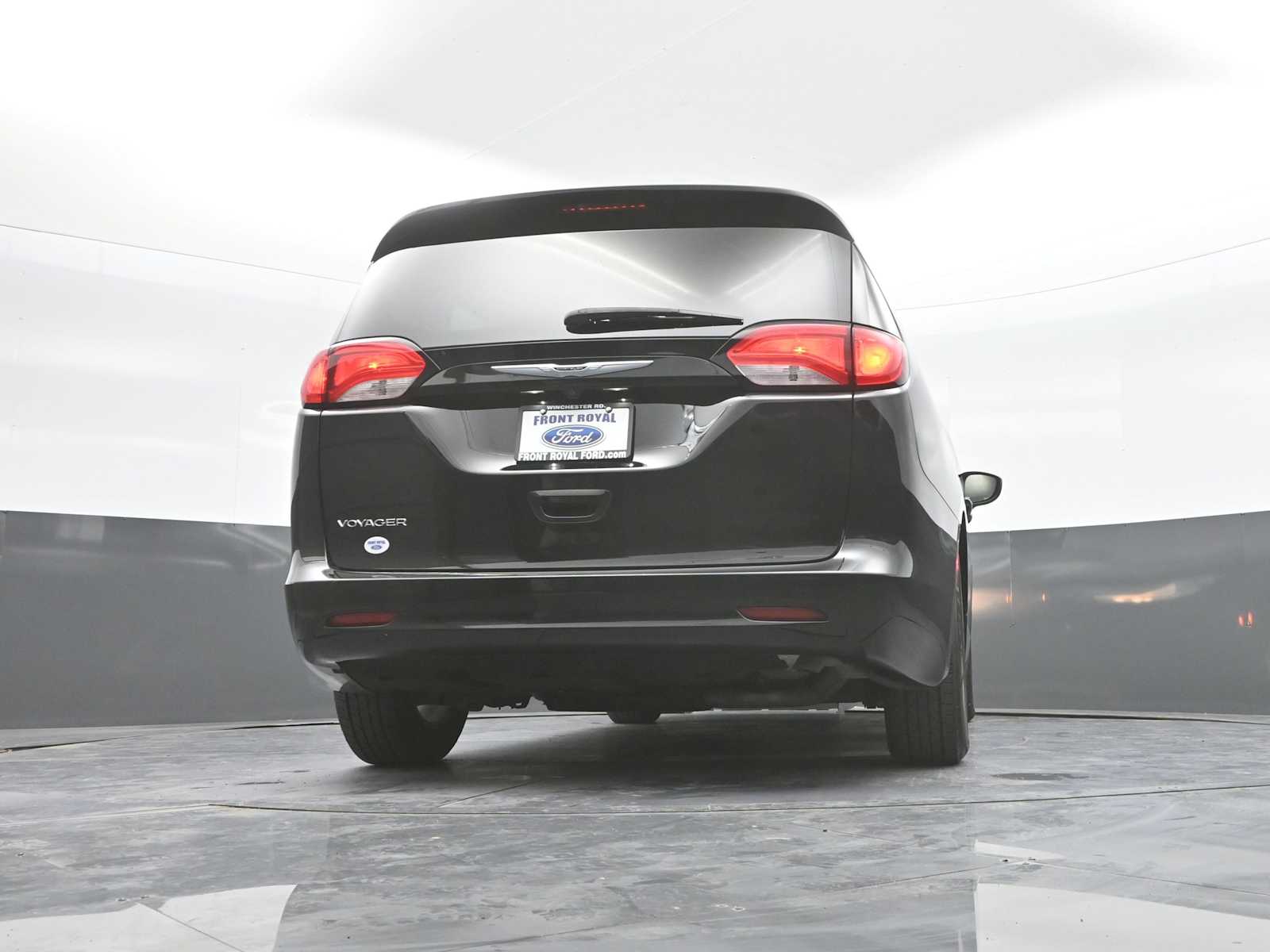 2024 Chrysler Voyager LX