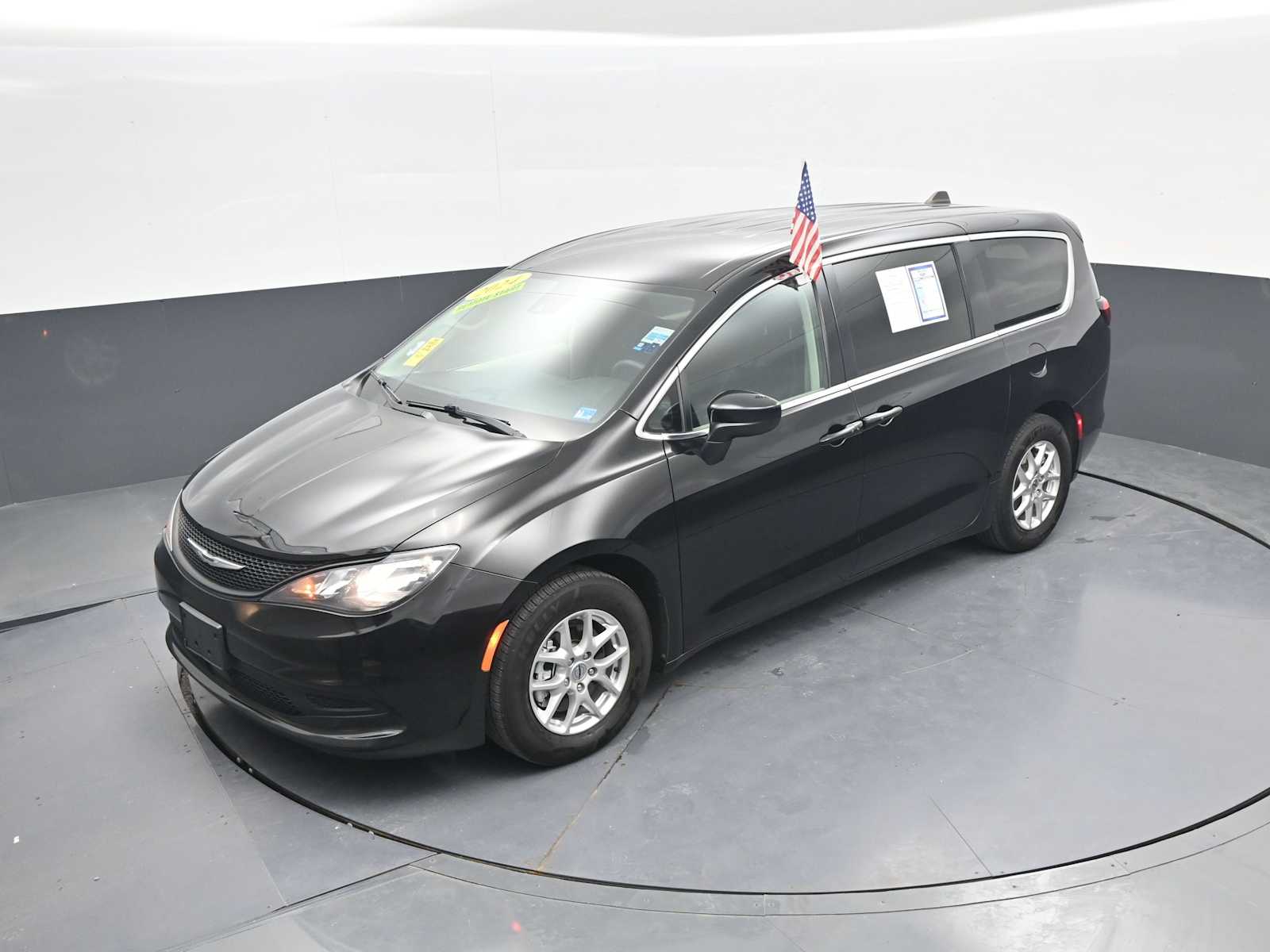 2024 Chrysler Voyager LX