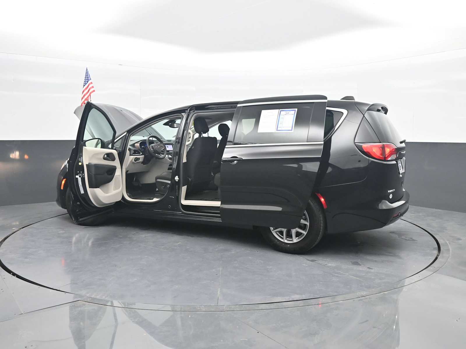 2024 Chrysler Voyager LX