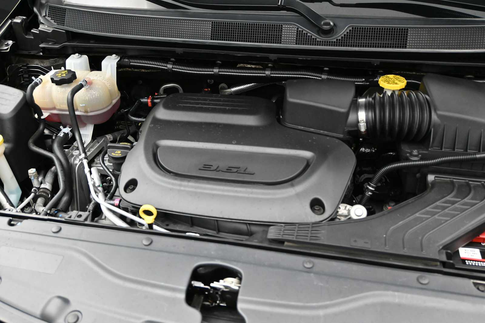 2024 Chrysler Voyager LX