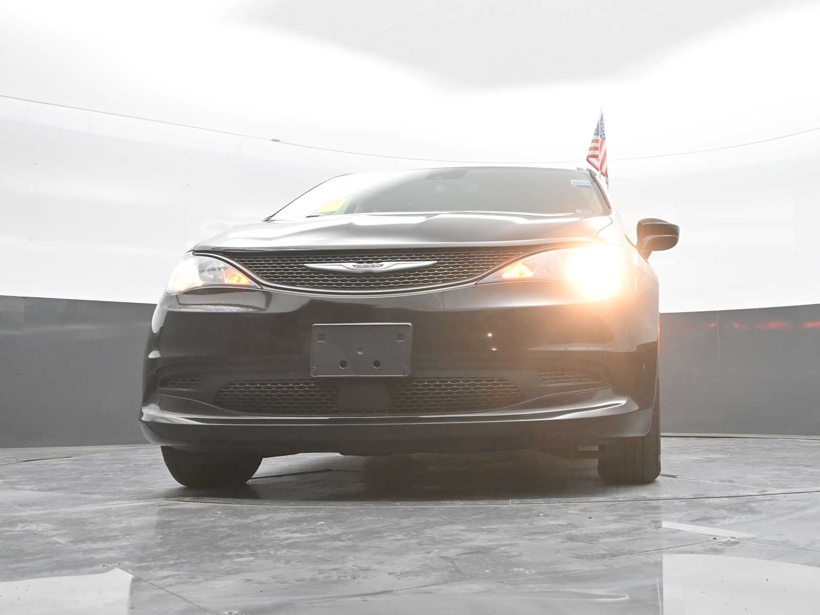 2024 Chrysler Voyager LX