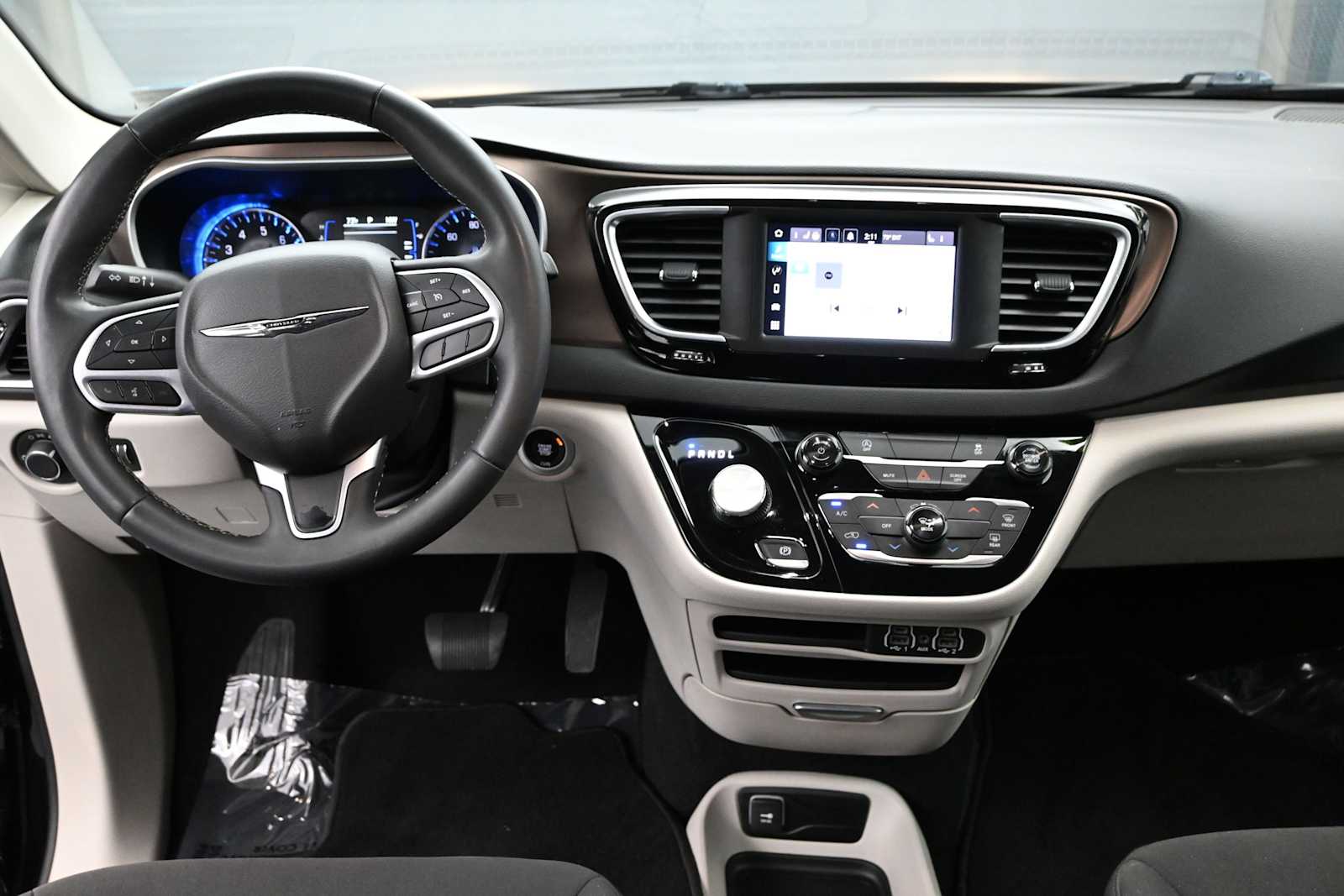 2024 Chrysler Voyager LX