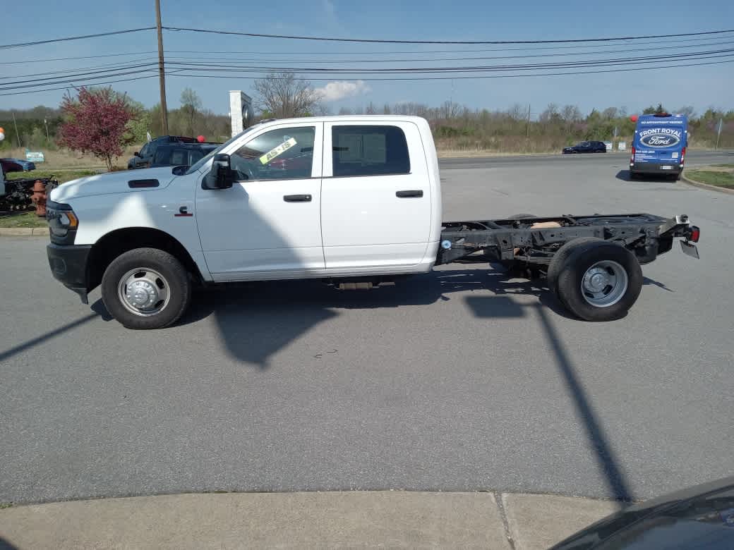 2022 Ram 3500 Chassis Tradesman/SLT/Laramie/Limited