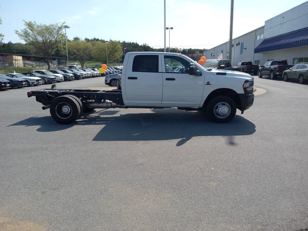 2022 Ram 3500 Chassis Tradesman/SLT/Laramie/Limited