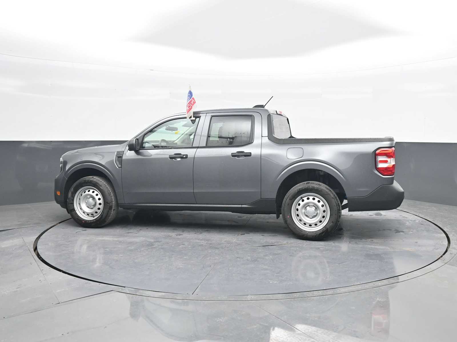 View vehicle photo 5