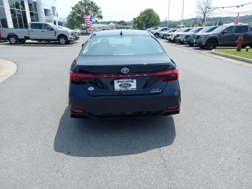 2021 Toyota Avalon XLE Hybrid