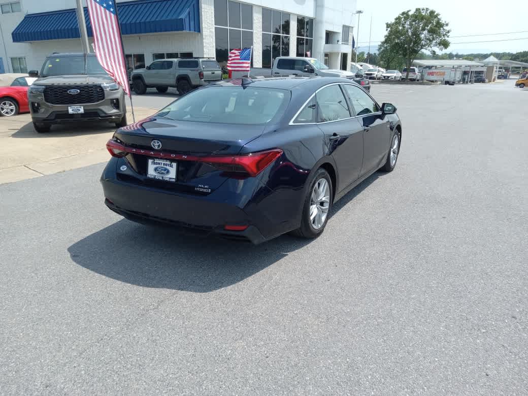 2021 Toyota Avalon XLE Hybrid