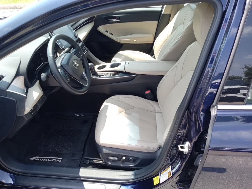 2021 Toyota Avalon XLE Hybrid