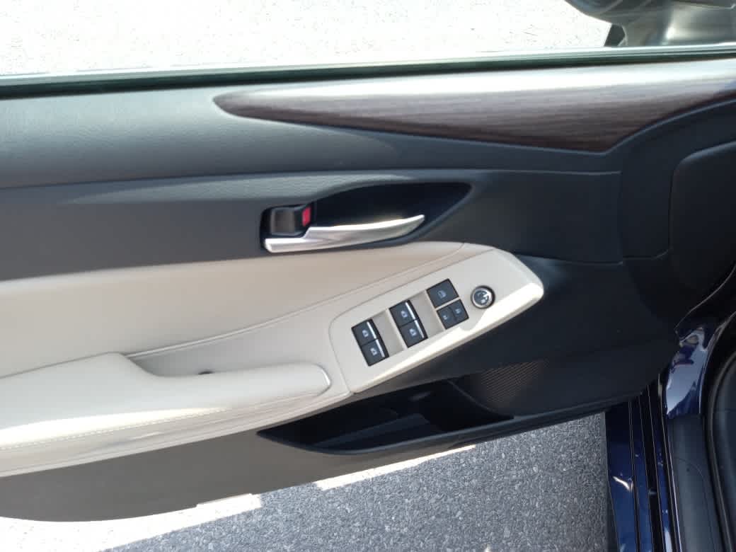 2021 Toyota Avalon XLE Hybrid